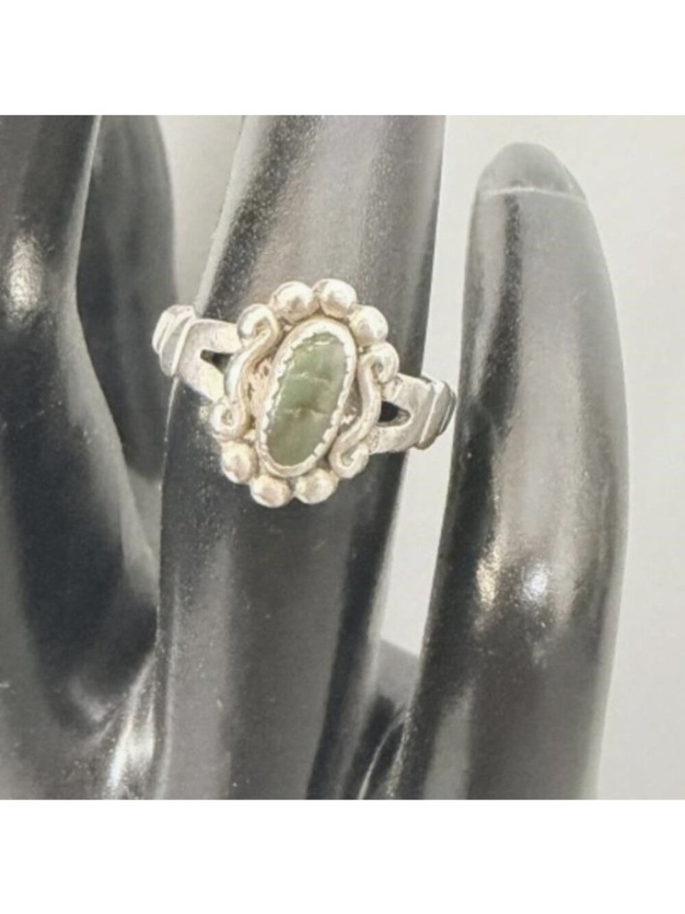 Vintage Navajo Sterling Silver Green Turquoise Oval Cabochon Ring Size 5